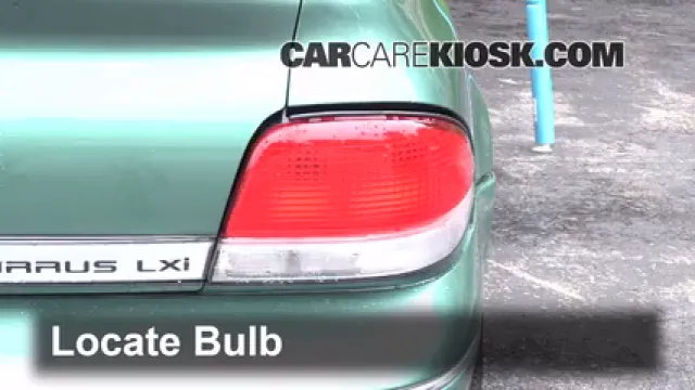 1998 Chrysler Cirrus LXi 2.5L V6 Éclairage Feu clignotant arrière (remplacer l'ampoule)